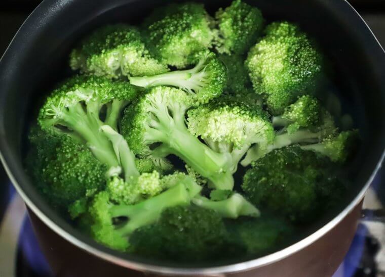 How to Cook Broccoli and Garlic